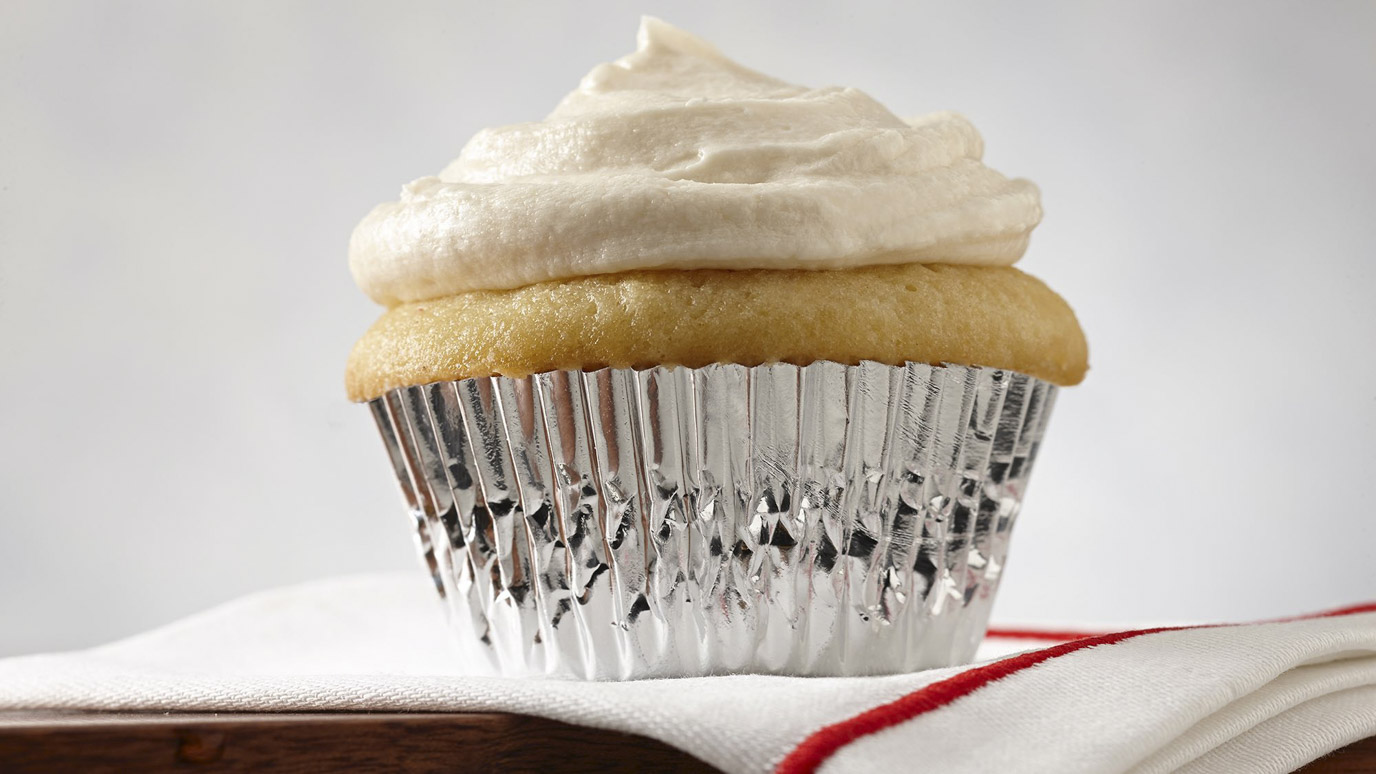 ultimate_vanilla_cupcakes_2000x1125.jpg