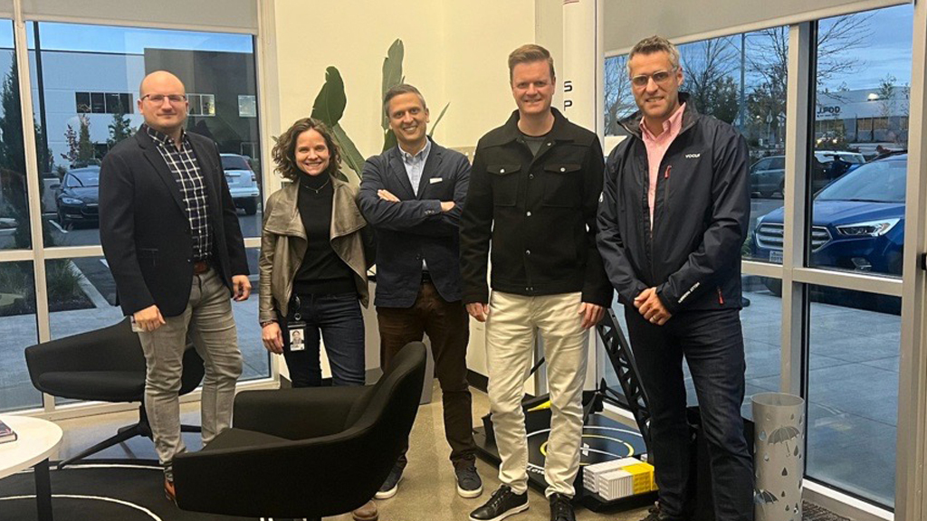 Picture of Former Vocus Chief Executive, Enterprise & Government, Andrew Wildblood and team in the USA
