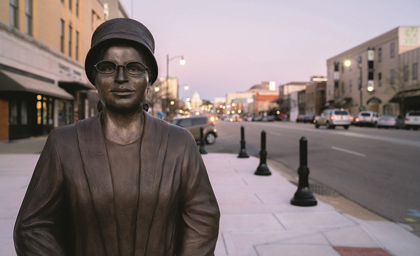 A metal statue of Rosa Parks