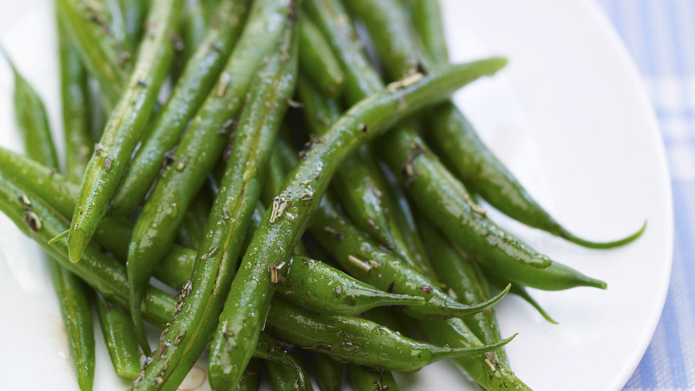 rosemary_and_thyme_green_beans_2000x1125.jpg