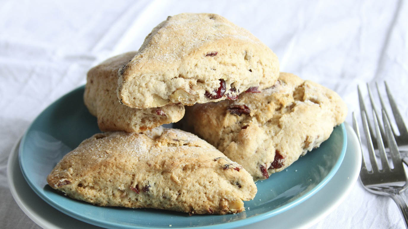 cranberry_walnut_scones_doughmesstic_2000x1125.jpg