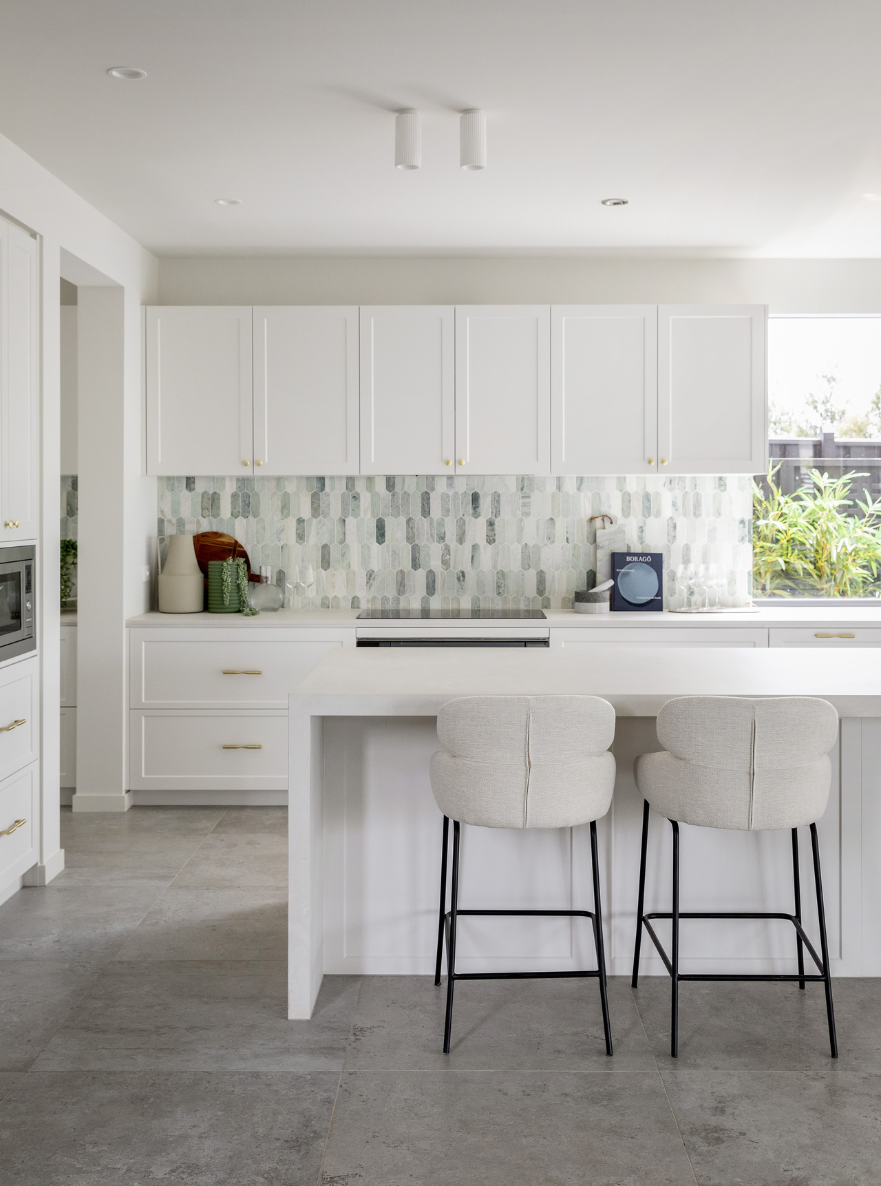 SorrentoGrand43_Redstone_Kitchen