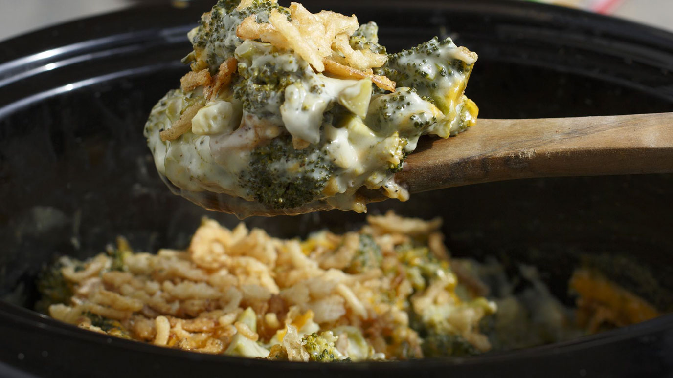 Slow_Cooker_Cheesy_Broccoli_Casserole_2000x1125.jpg