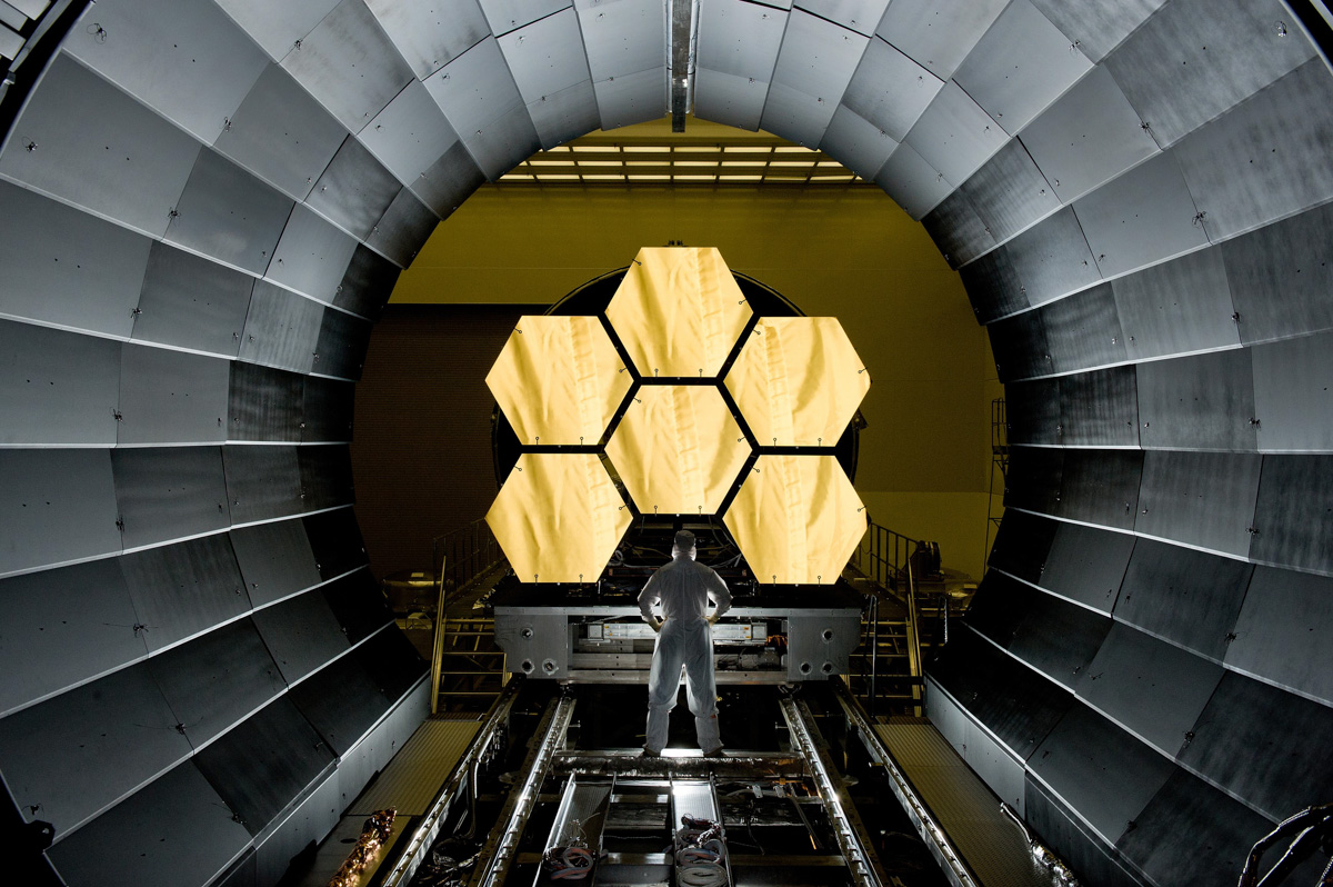 Beryllium mirrors on James Webb Space Telescope