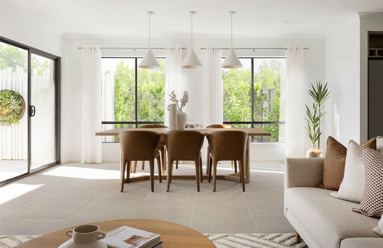 CH158_HOME_FILES_BODY 2_Let-the-Light-In-How-Expansive-Windows-Help-Deliver-a-7-Star-Hom.jpg