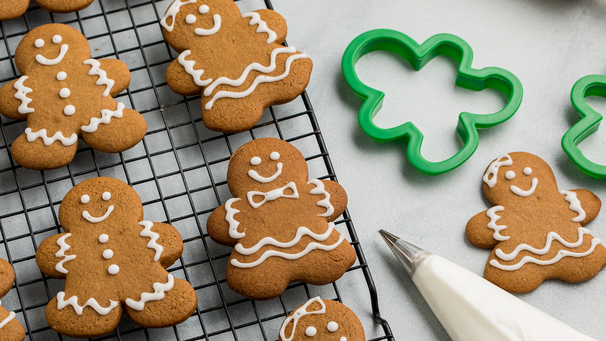 Gingerbread_Men_Cookies_2000x1125.png