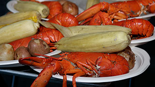 12312-lobster-wineries-food-new-england-smhoz.jpg