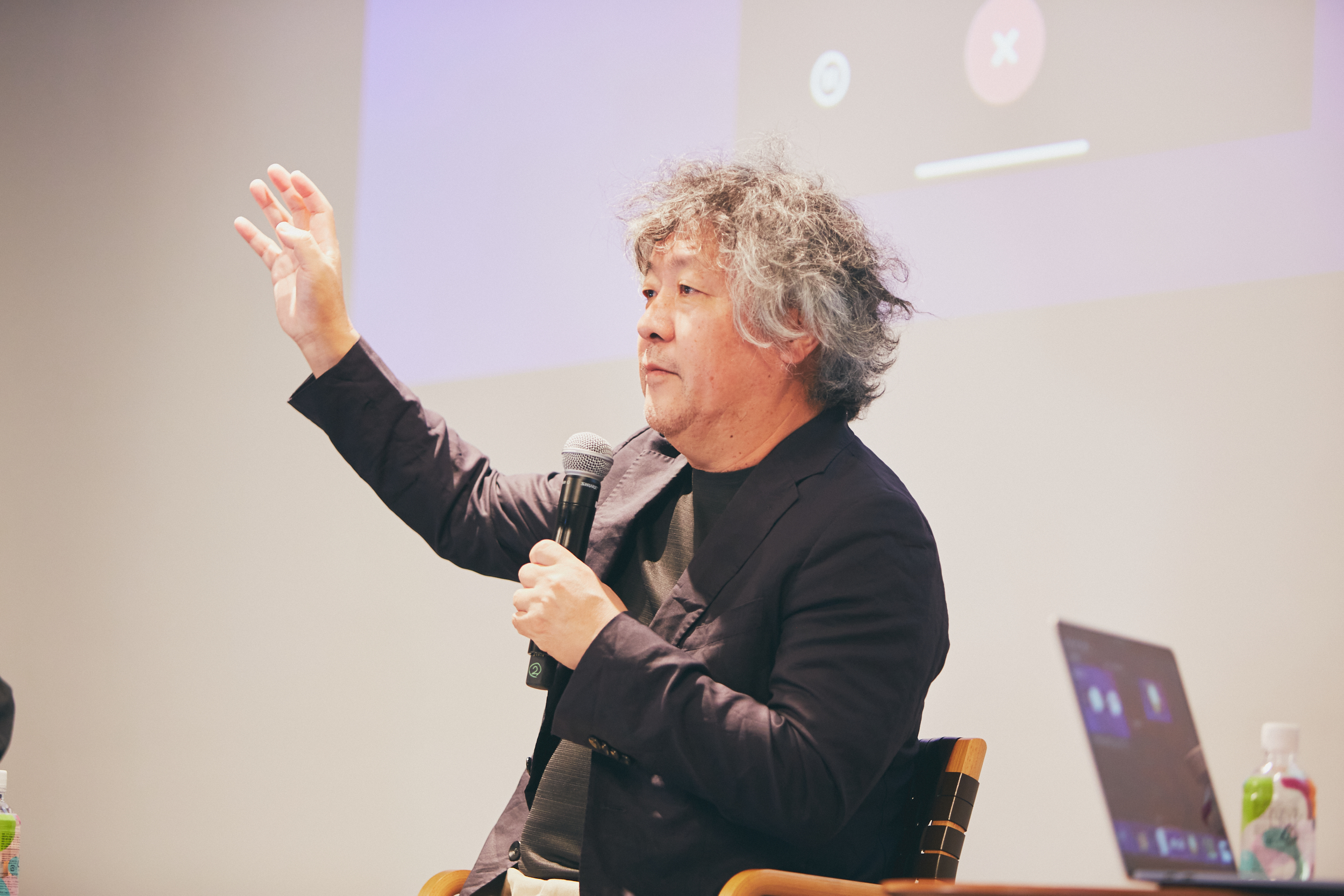 Kenichiro Mogi talking