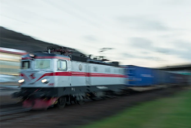 Reducing carbon footprint through transport