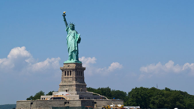 11559-new-york-city-grandparent-intergenerational-statue-of-liberty-c.jpg