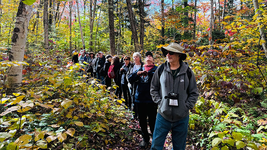 22619-US-VT-Grout-Pond-hike2-c.jpg