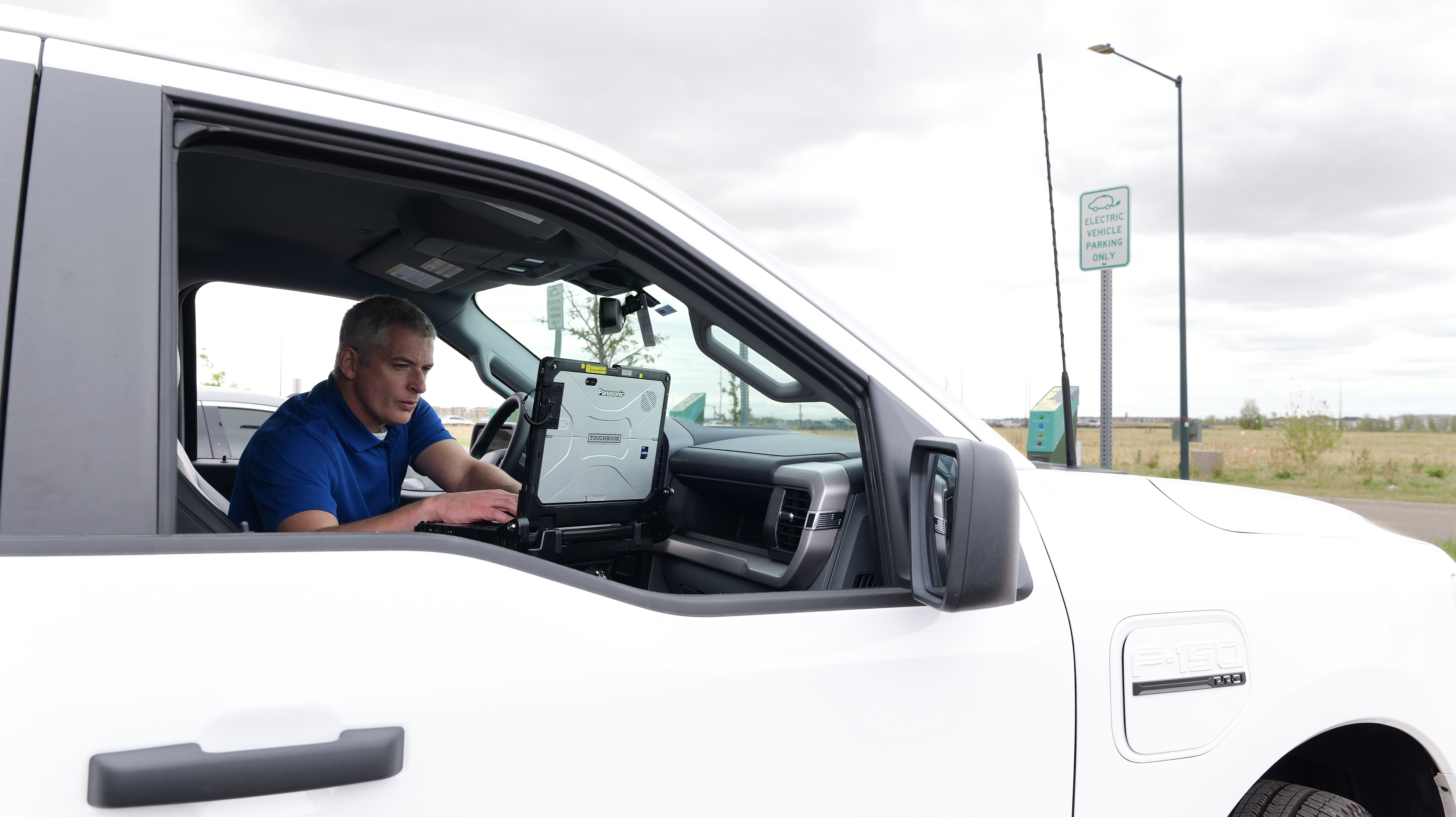 FZ-33 in vehicle_field service.jpg