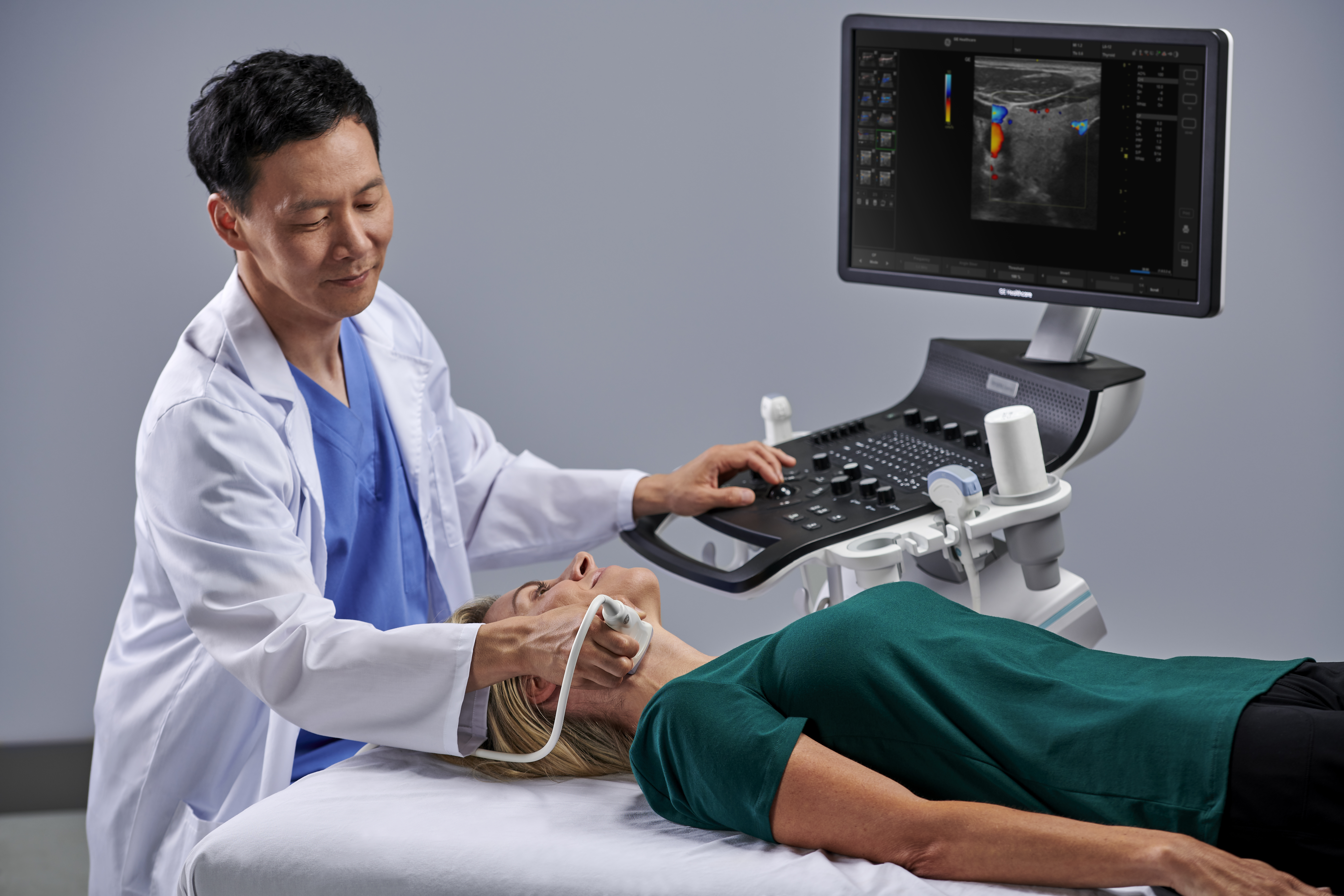Patient receives thyroid diagnostics. Treatment of thyrotoxicosis, and hypothyroidism. Ultrasound diagnostics of the endocrine system and thyroid are common in the primary care setting.