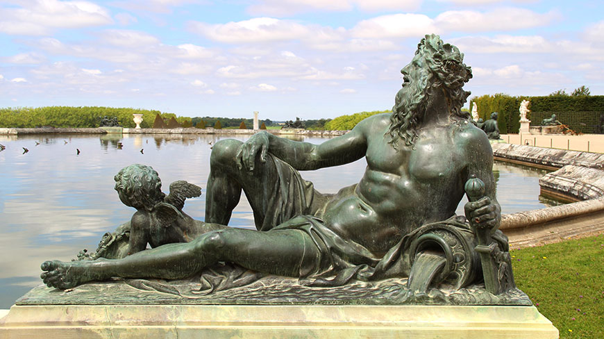 24958-FR-Palace-of-Versailles-Statue-lghoz.jpg
