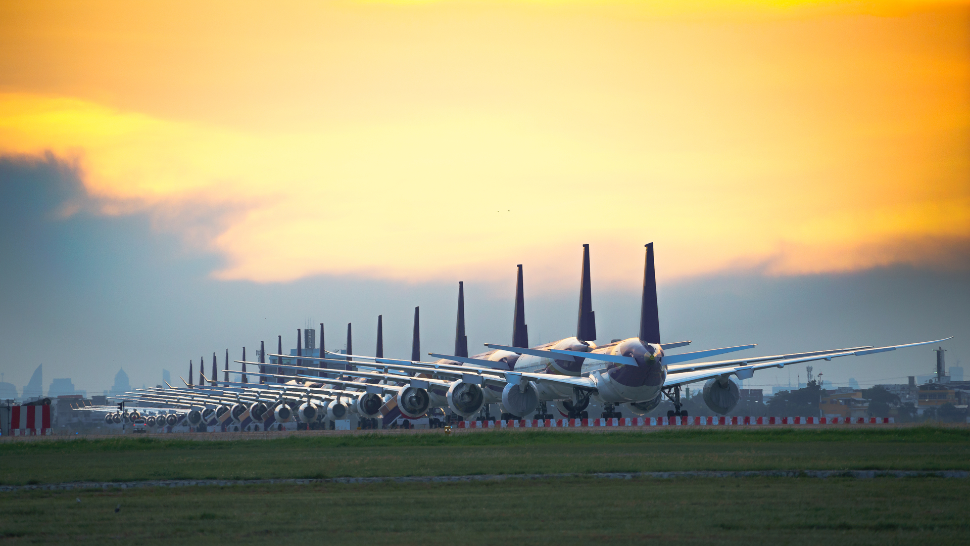 Commercial airplane parking