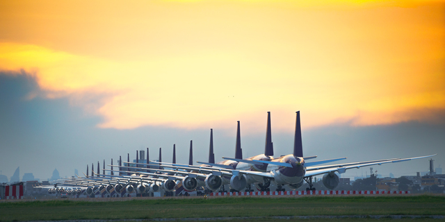 Commercial airplane parking