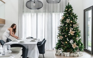 Holiday Magic Made Simple: A Stylish Guide to Christmas at Home