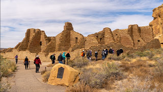 4541_US_NM_Chaco-Canyon_Hike-and-Guided-Tour-1-smhoz.jpg