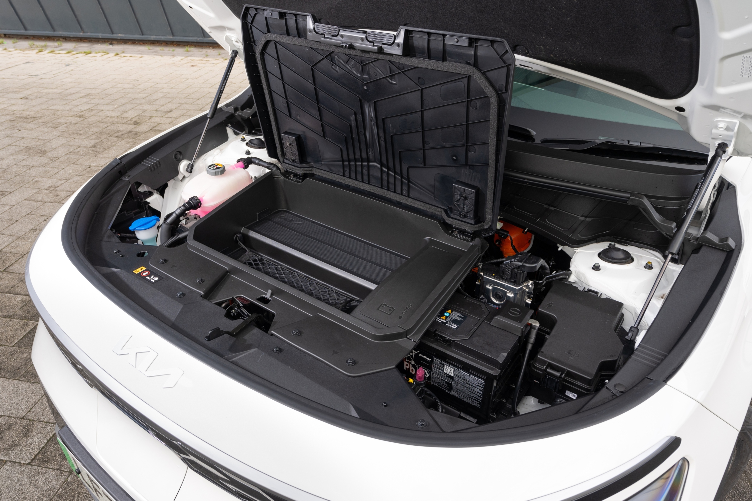 Under the bonnet of a Kia Niro EV.jpg