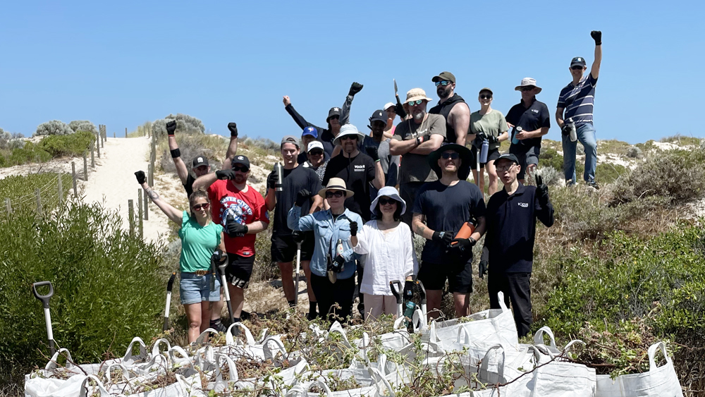 Photo of Vocus volunteers outside