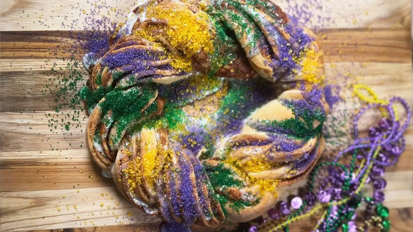 quick_crescent_roll_king_cake_1376x774.webp