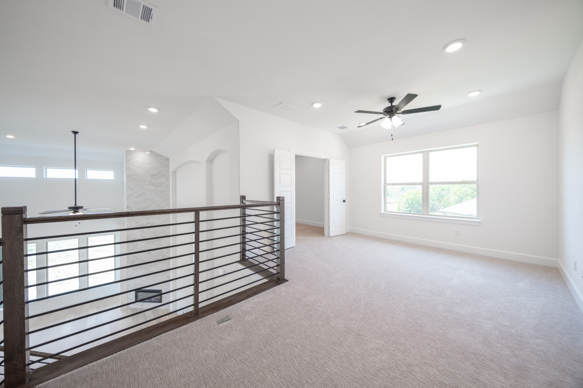 039da7b4-eb00-48ac-9bef-31a4206f9b98