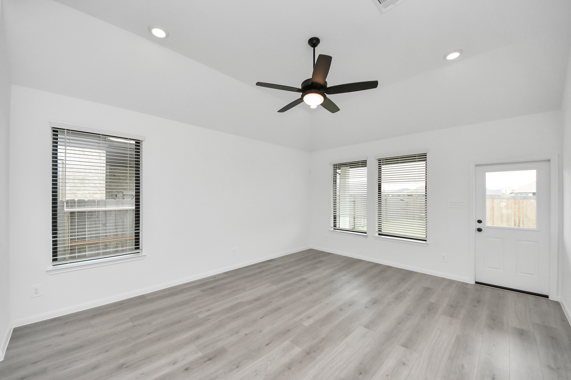 06b30c69-fe56-4081-a26a-0c596ed70b88