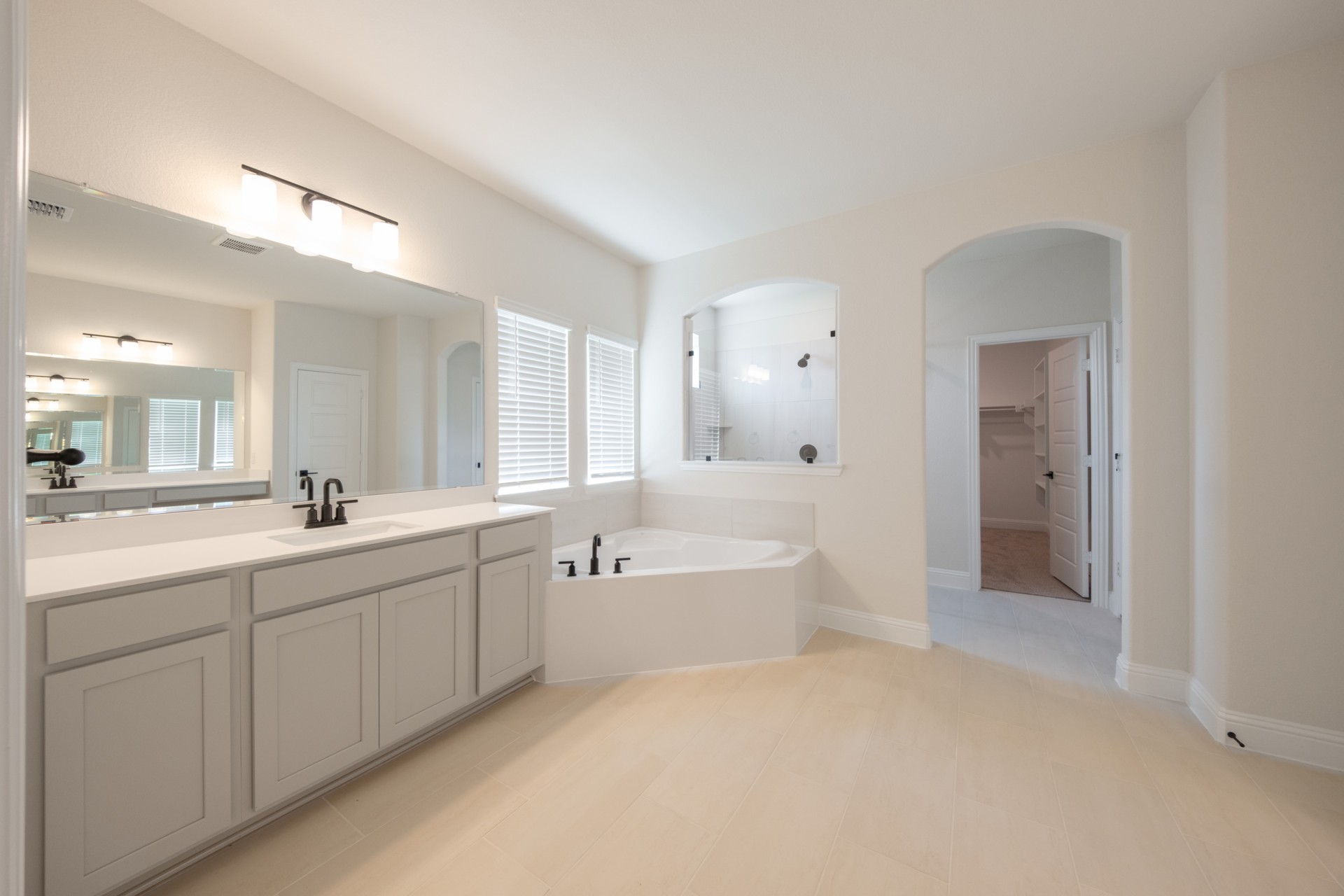 08610783-1db5-4282-9c71-4f212a9d2268