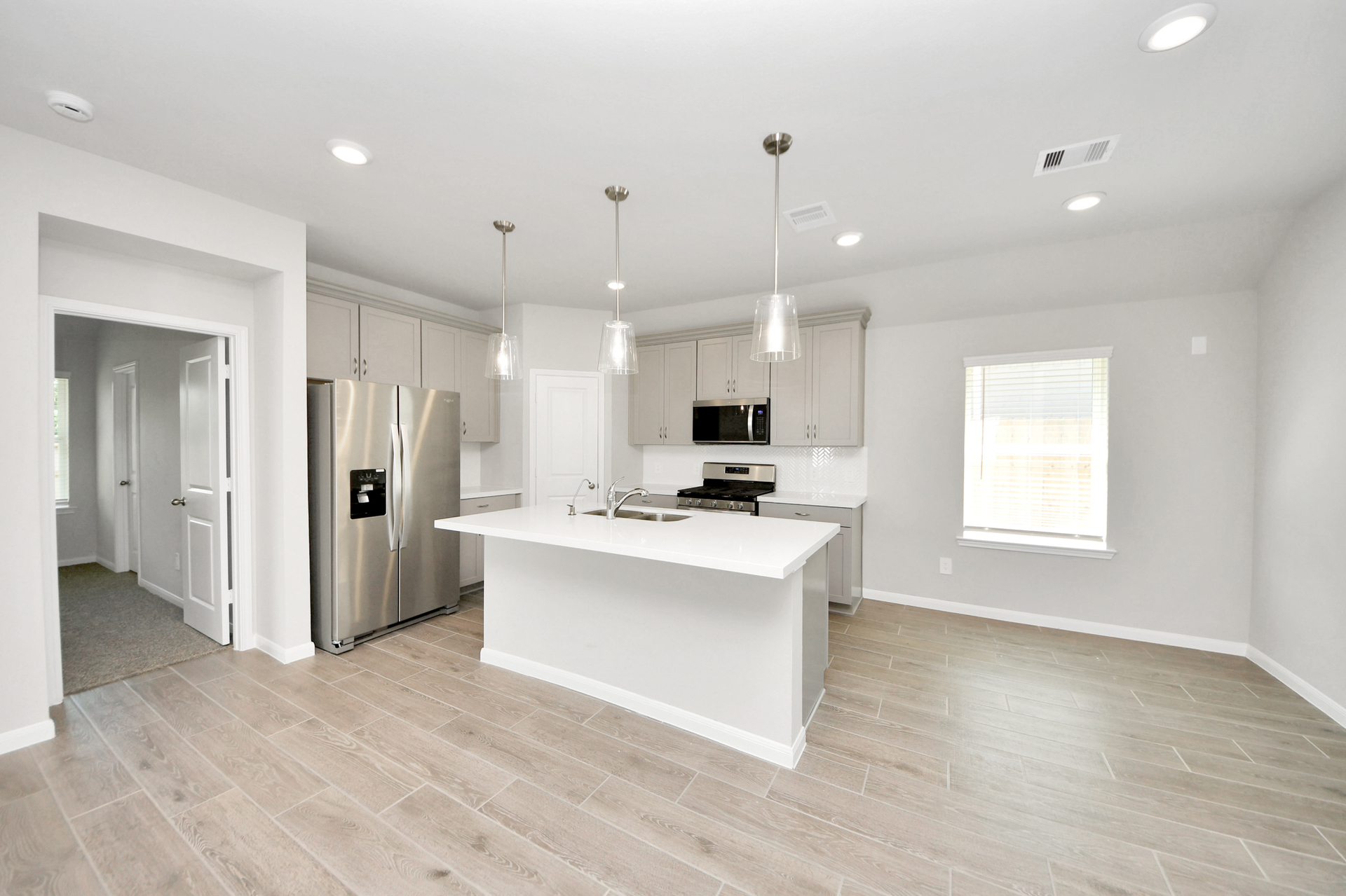 0fe7309b-4e6e-40c9-b14a-e537d52b20f9