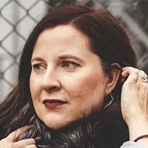 Profile Image of Tara Saunders