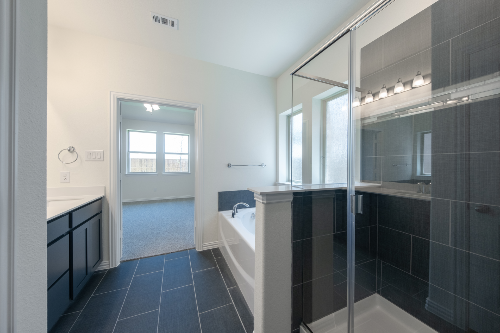 14318793-efa0-4ff8-afa6-606ece05d7fc