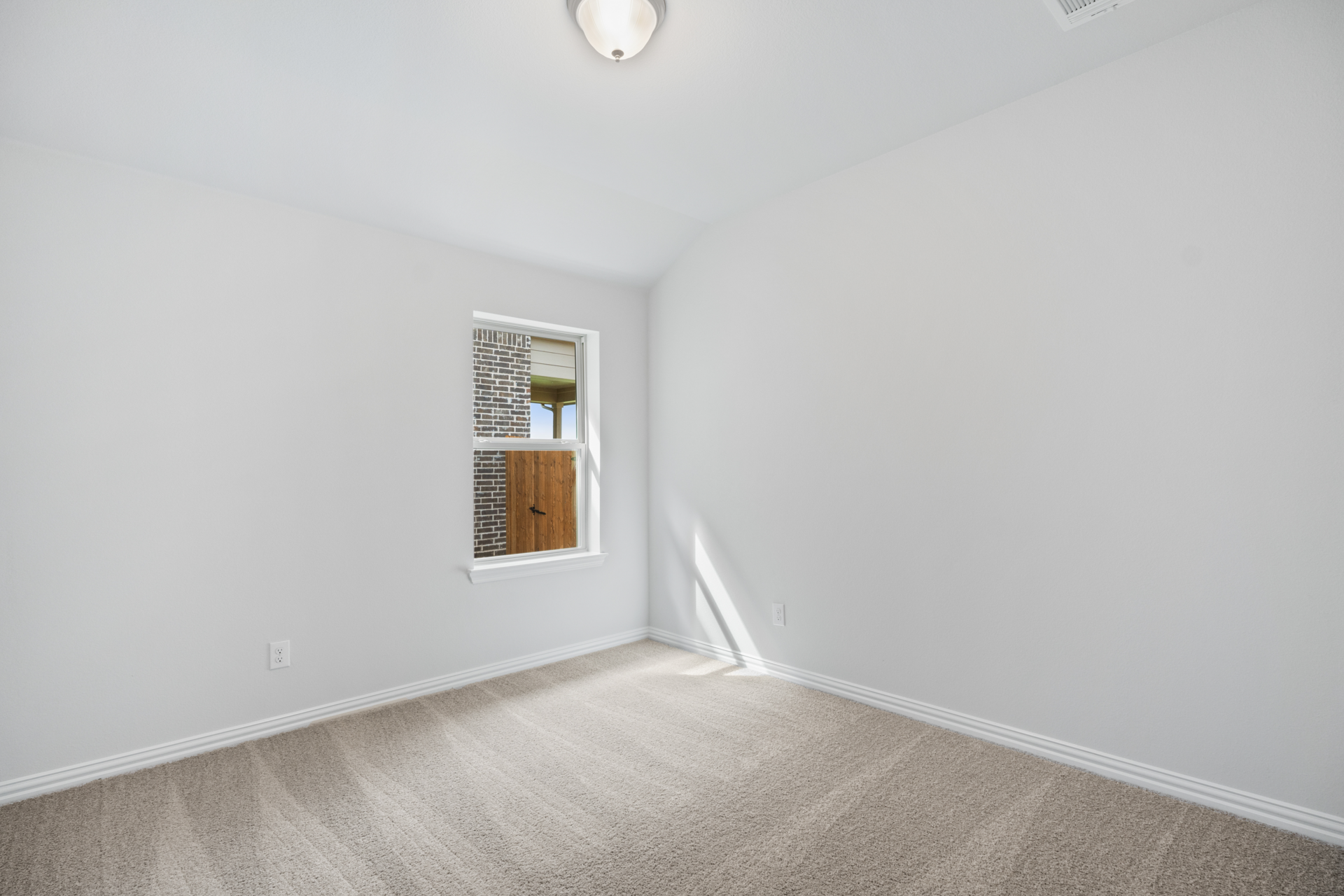 1d474f30-7ab4-405e-a727-0665e9e2570b