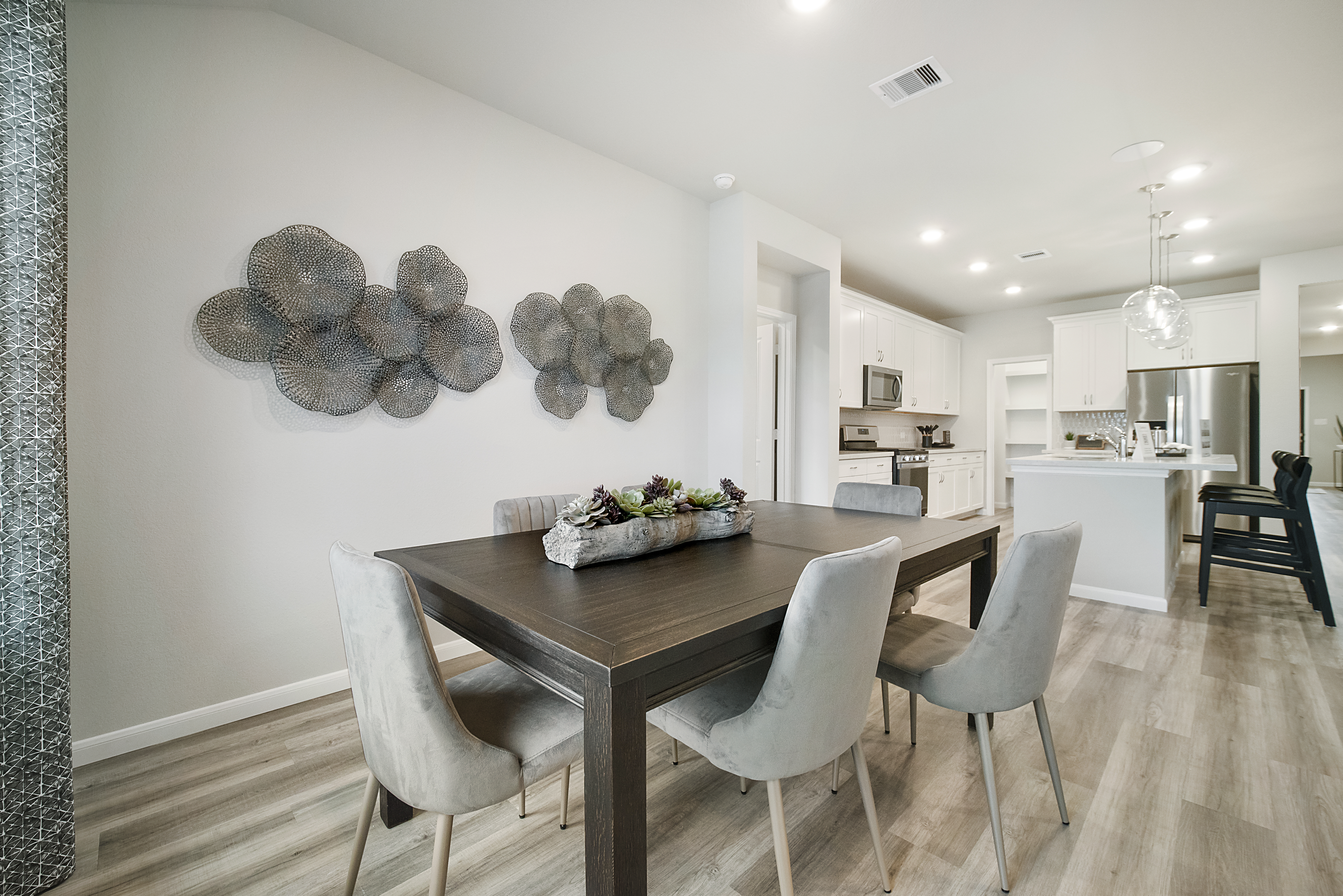 Teton Casual Dining Room