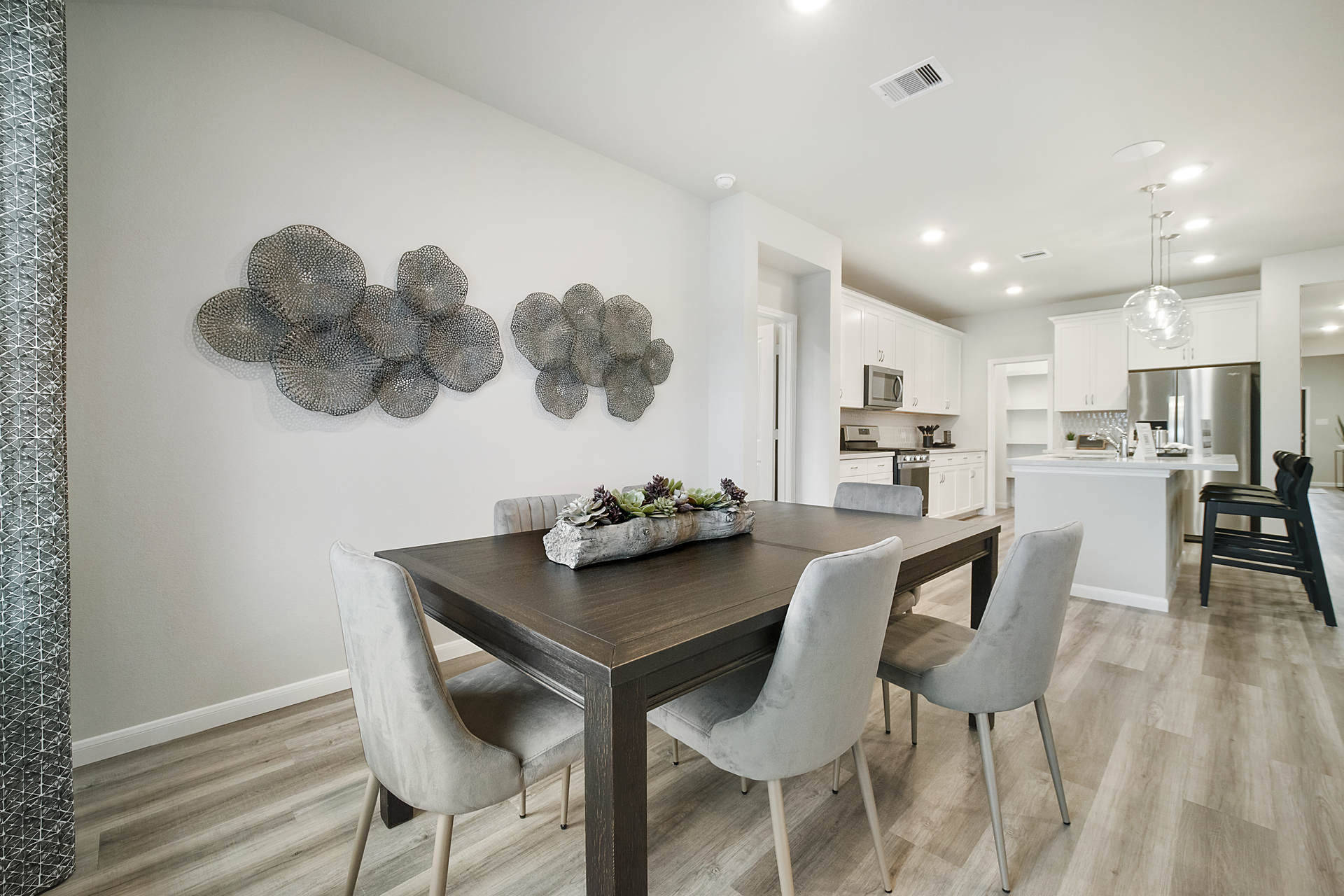 Teton Casual Dining Room