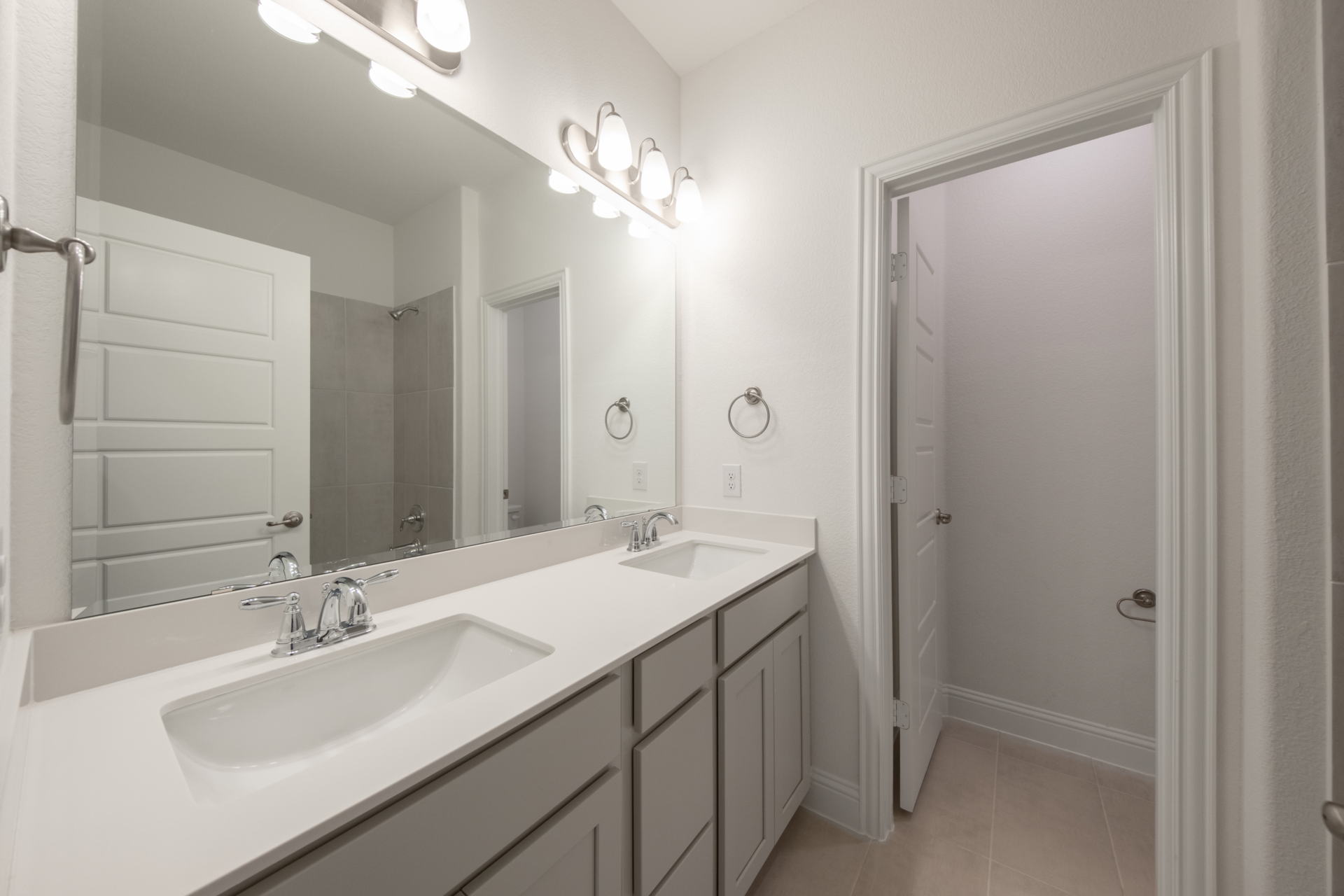 2423d656-e5a8-46e8-a82d-d1440367fcd0