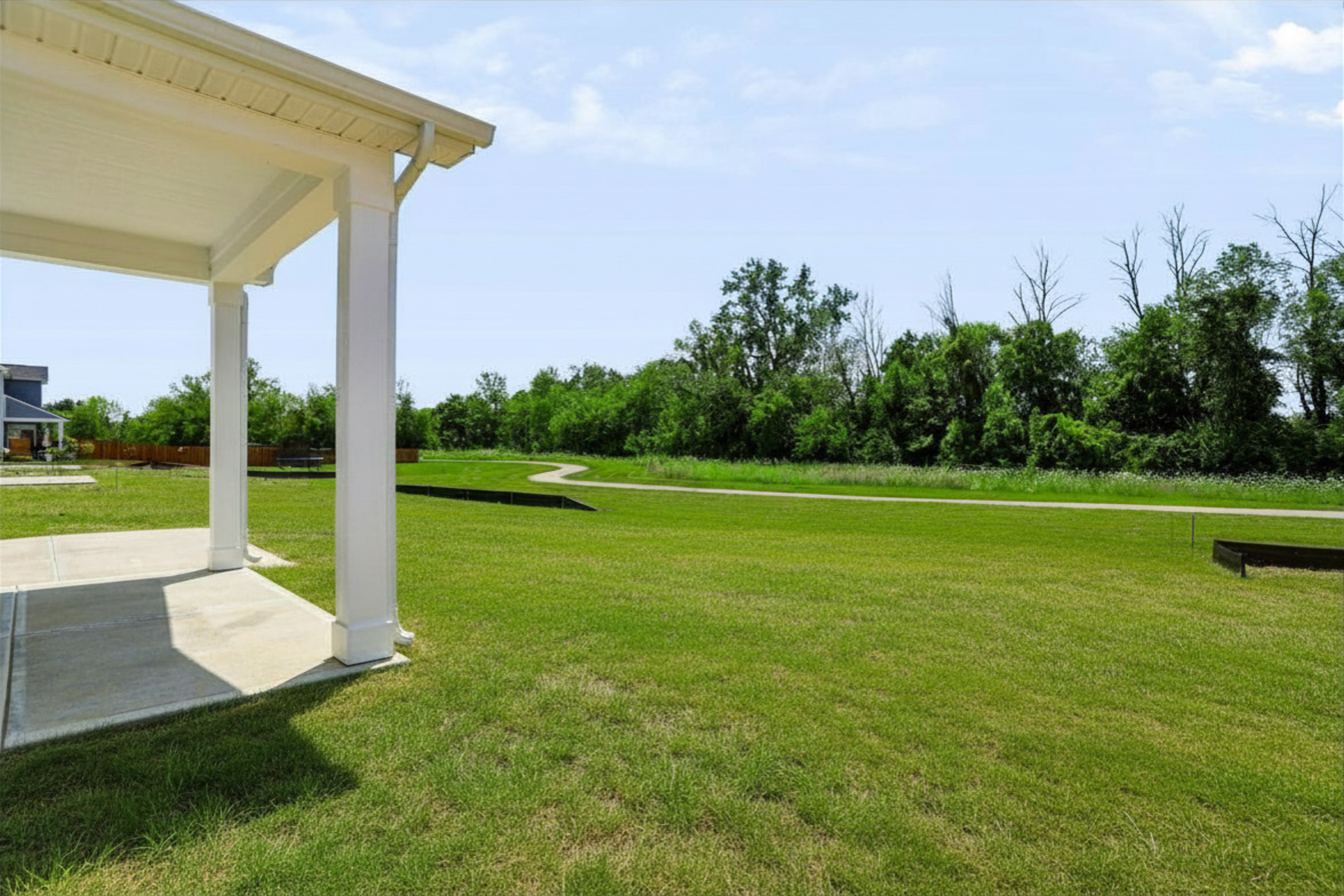 25 - backyard 1.jpg