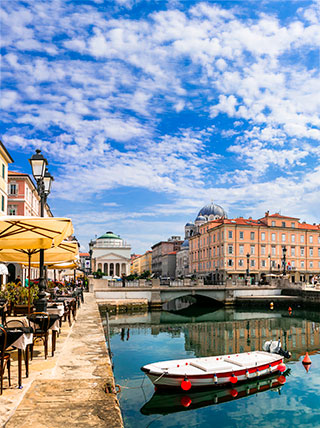 25254-IT-Trieste-downtown-canal-vert.jpg