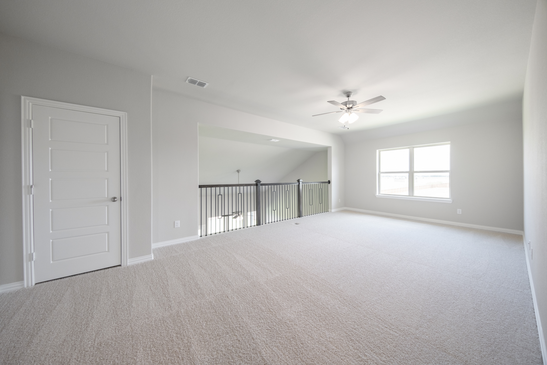 26ef394f-44db-4356-8933-e2a60586958b