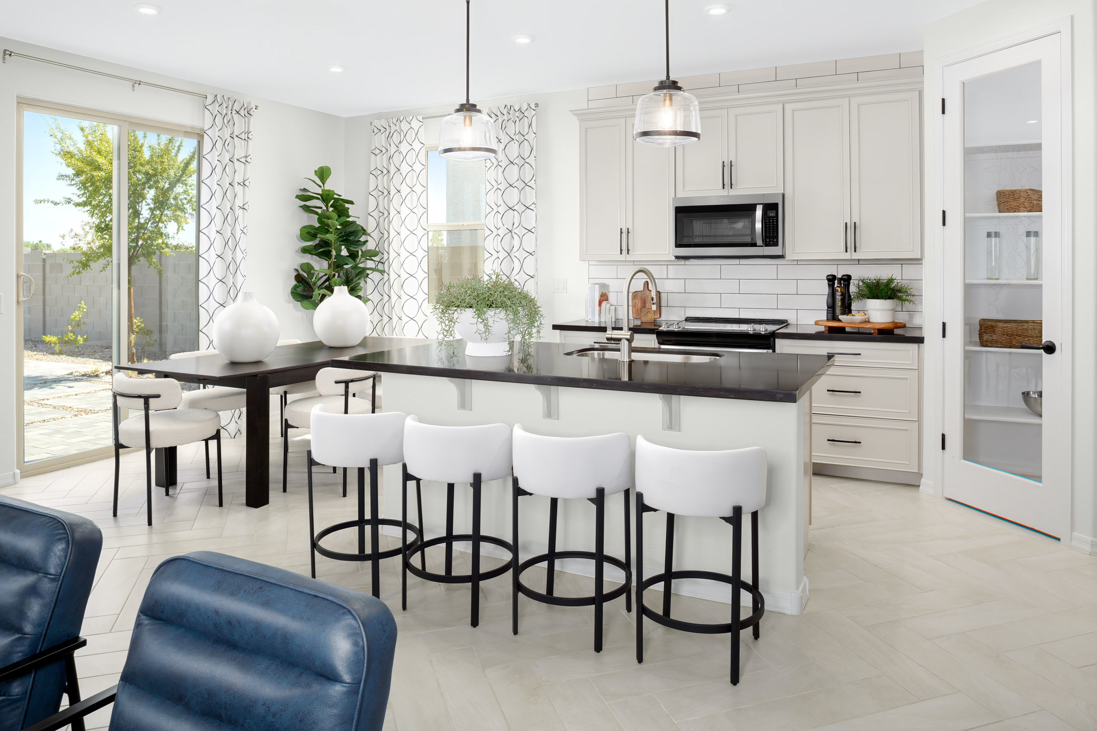 2767afcd-aa02-4794-a68c-de79ccc6c037