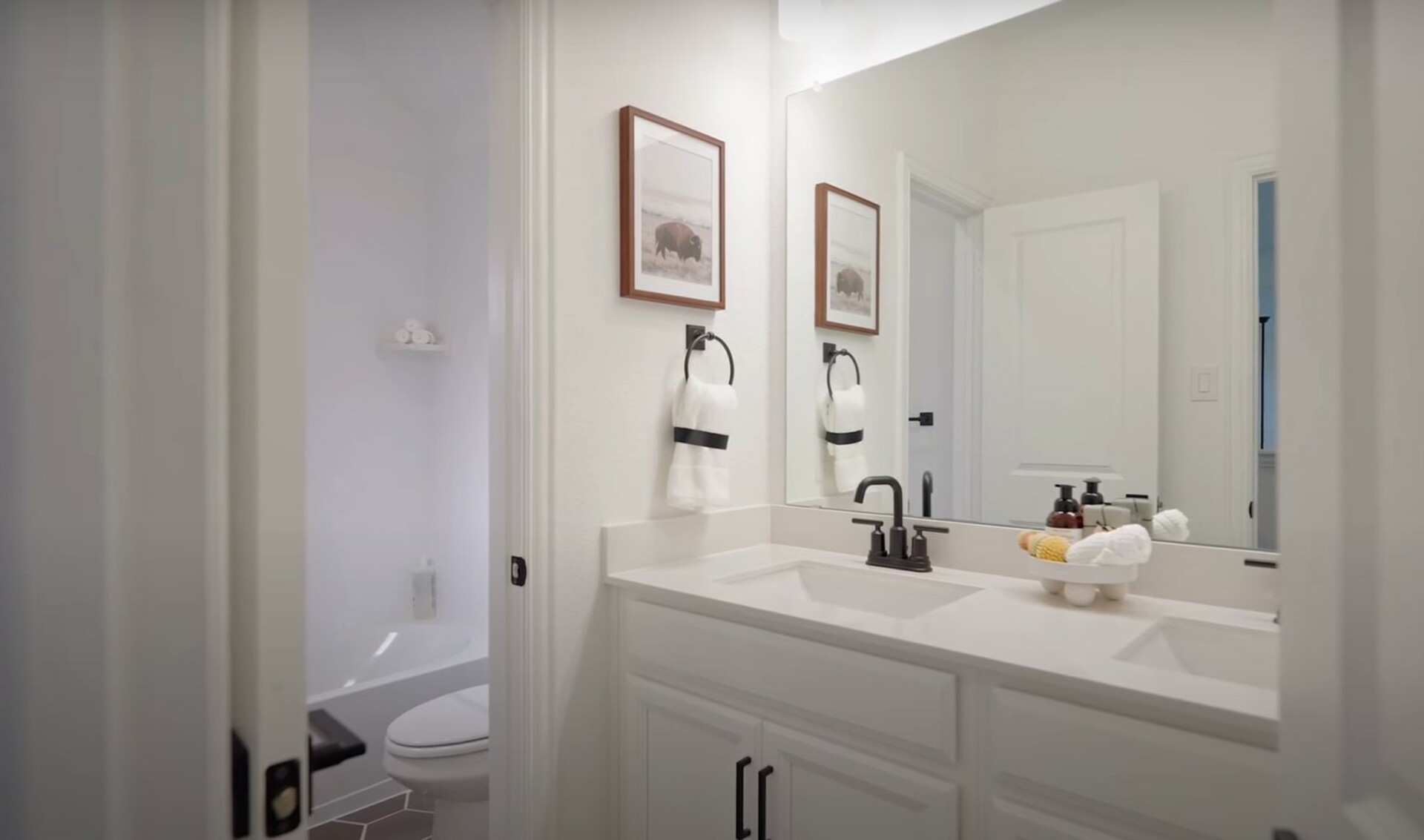 2cb971b5-35cd-460e-b067-8e4df2af57b9