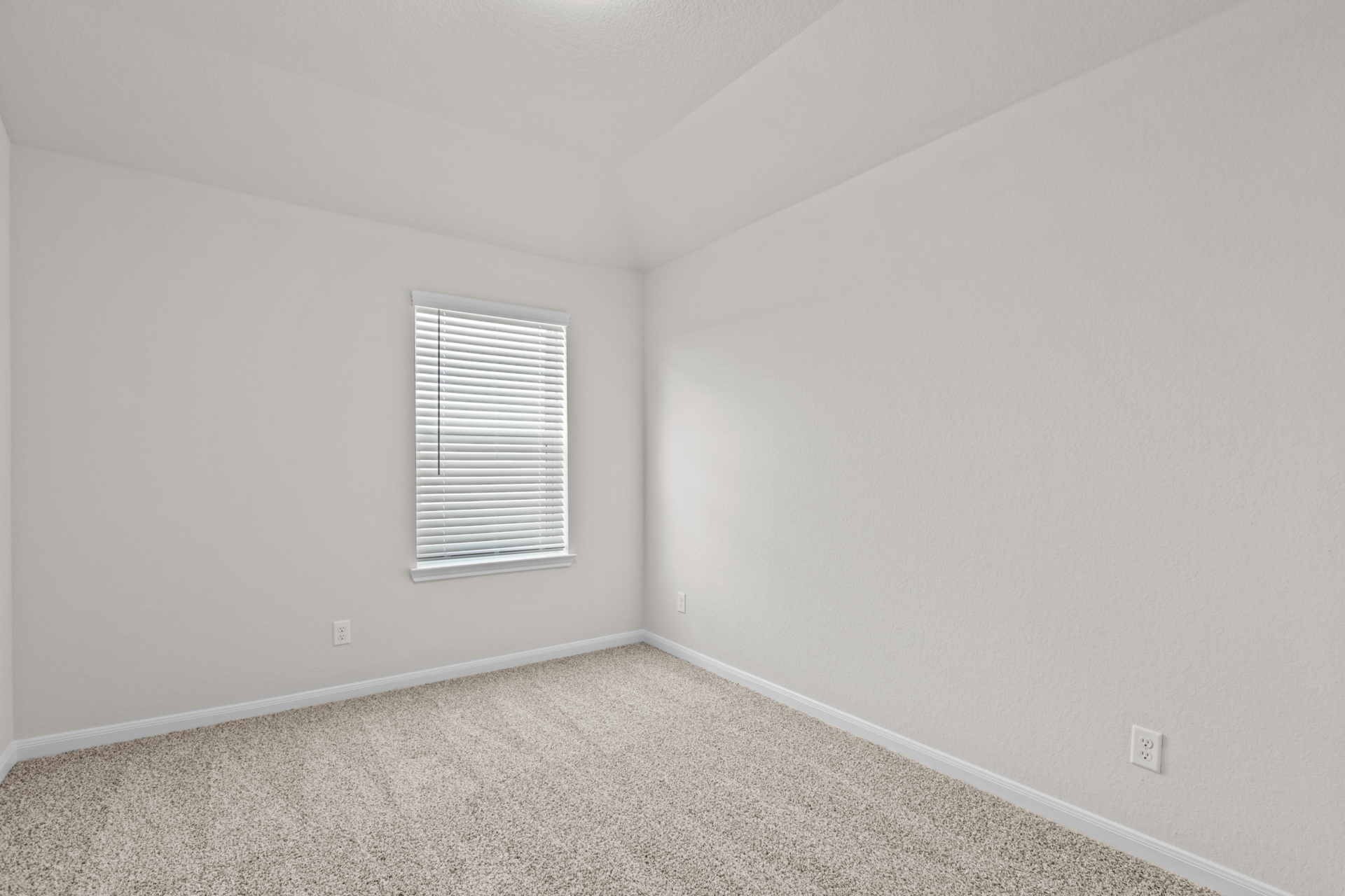 340e87ed-70ed-4d3b-ab5a-0c8afde93287