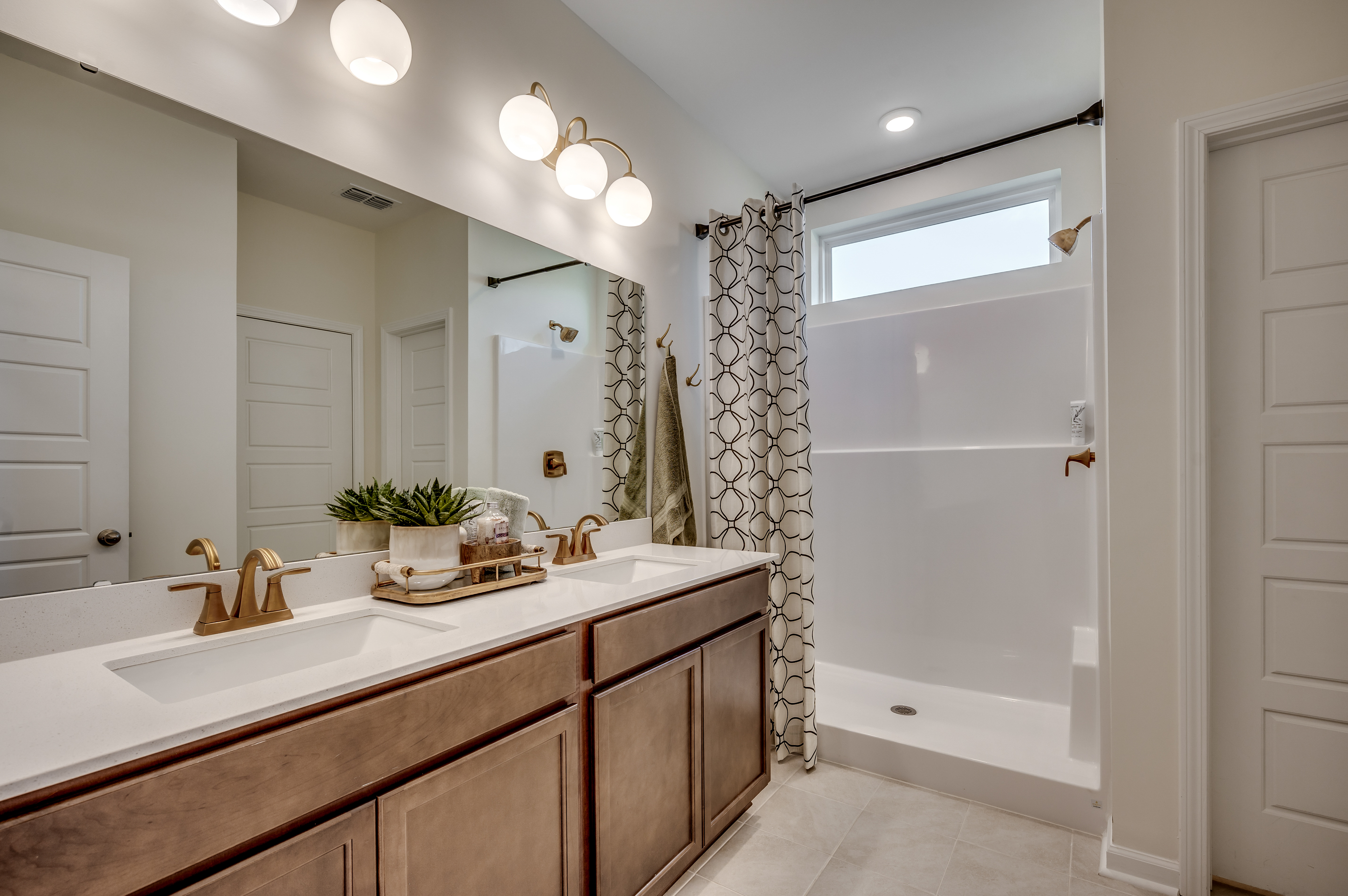 Azalea Primary Bathroom