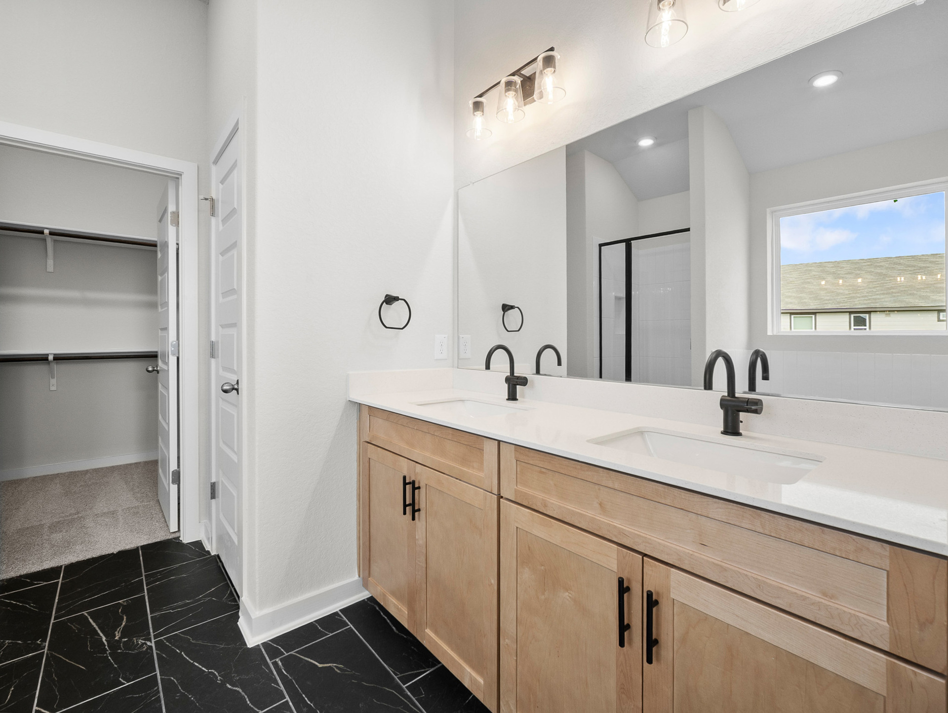 3ffb4b30-68db-4f65-b0b5-0bbaaad3f708