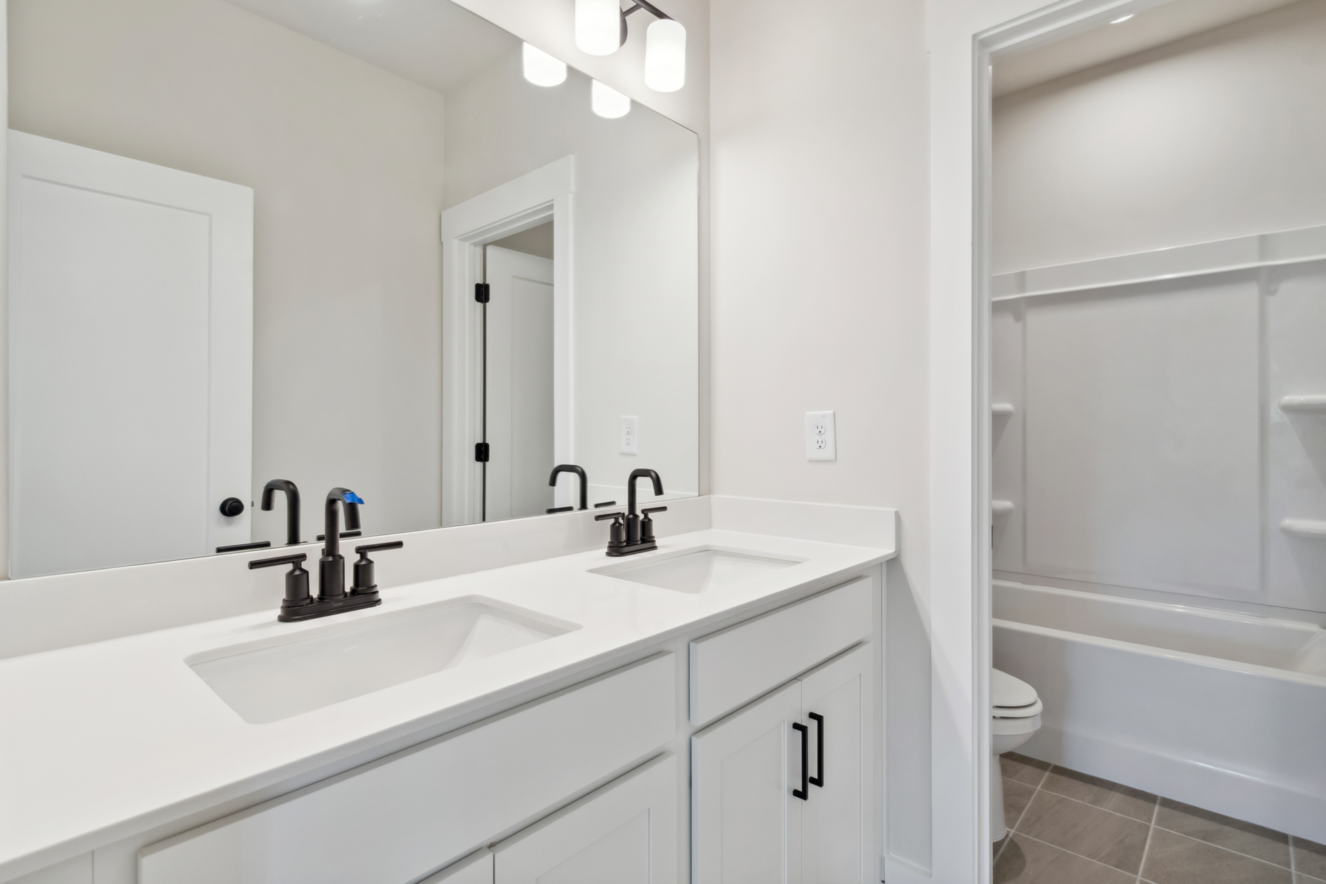 4a3a11ff-de47-4fc8-9470-625978bf59eb