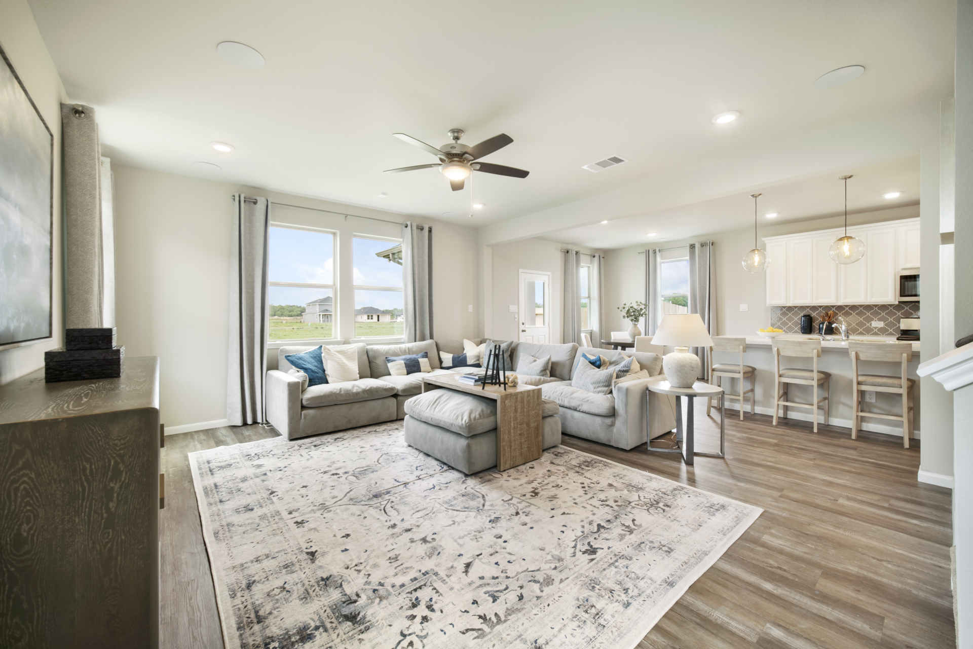 4d2817ef-2743-431b-8214-81500bea4ec8