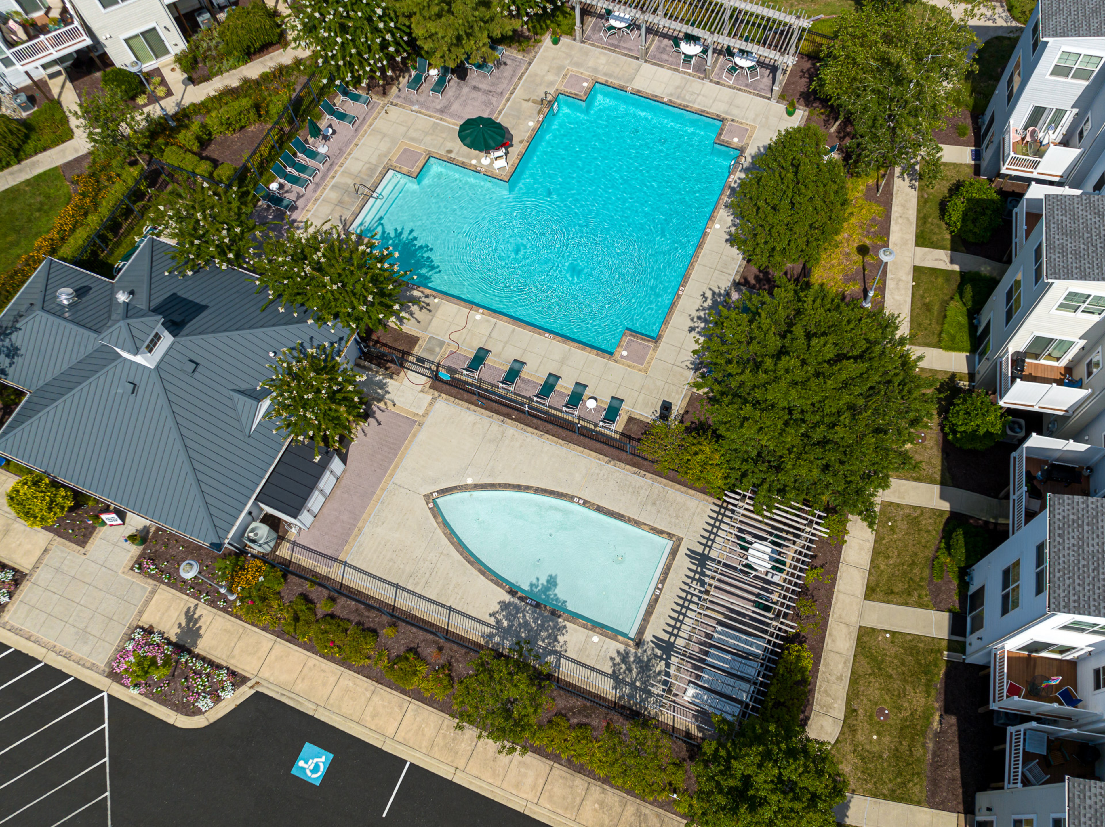 5c8bf755-76d3-4d74-8852-e1d7eab82812