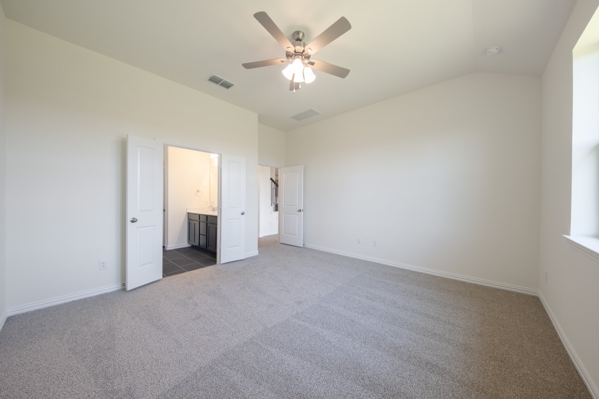 5db41c32-60b7-472a-9b1b-6e1213935bd7