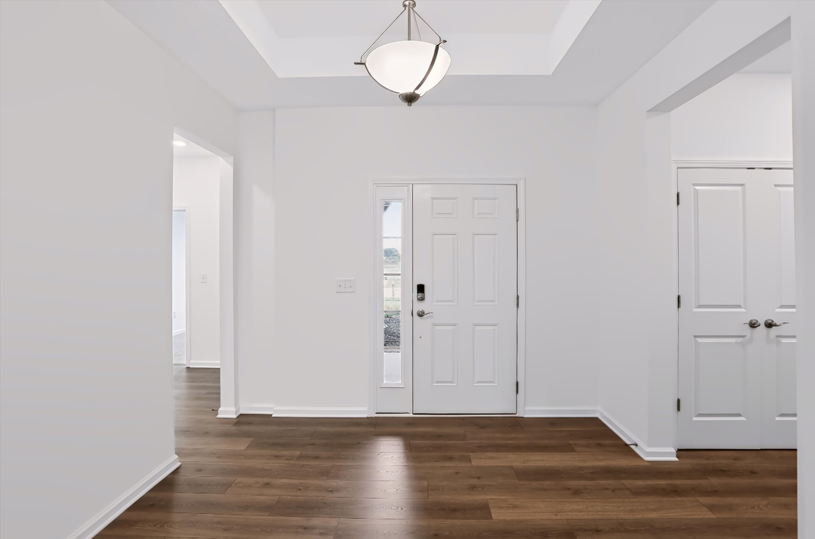 6 - front efoyer.jpg
