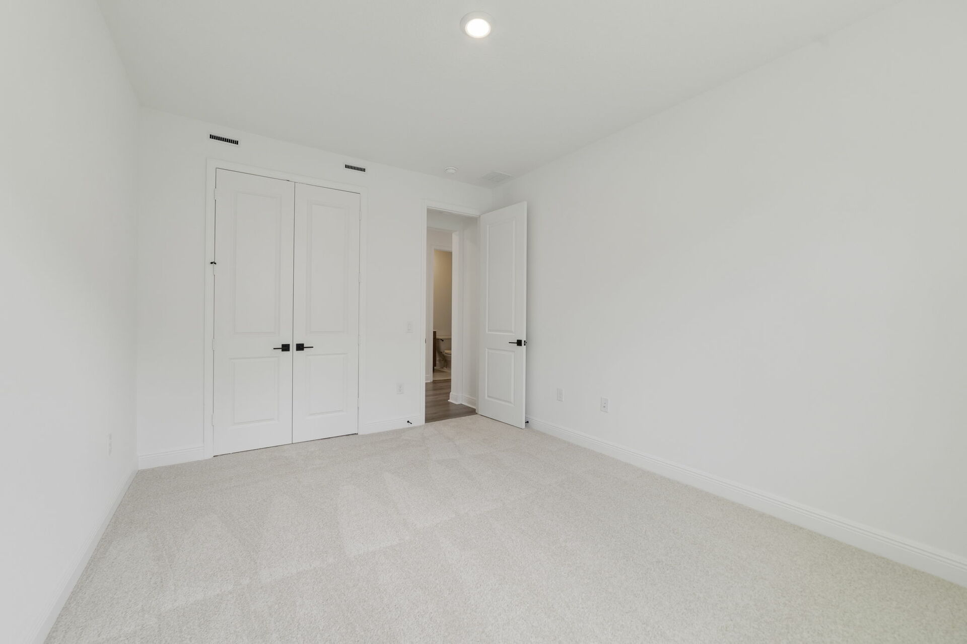 6521889f-bc9a-4140-8b34-e2f75f401496