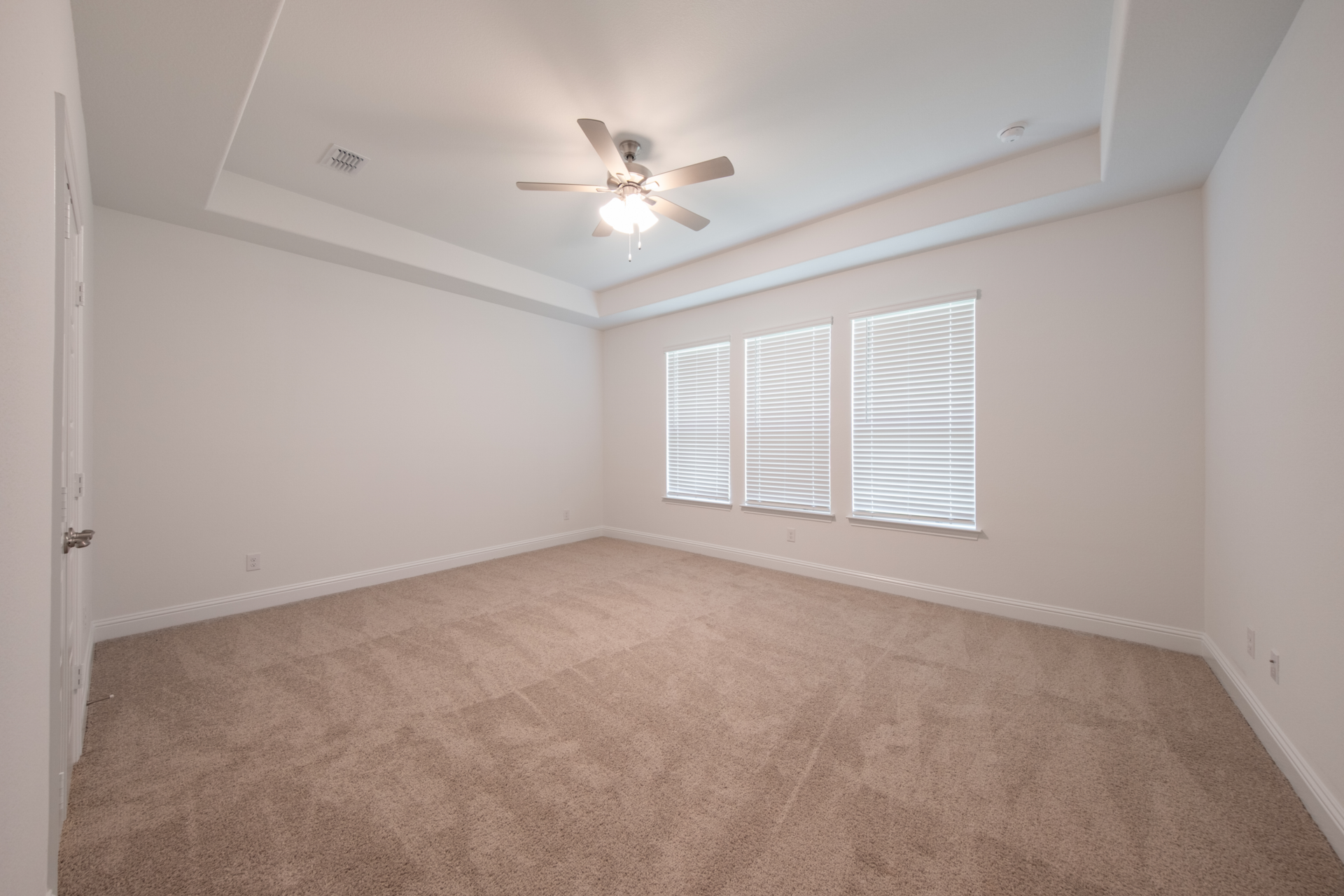 6677e3ff-caa9-48c5-a1b3-ac34c0f84db9